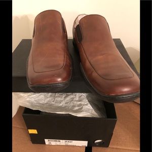 Kenneth Cole Slip on loafer Brown Sz:10